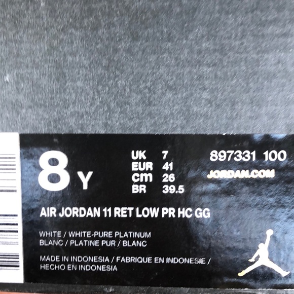 White platinum Jordan’s 11 size 8Men’s 10 women’s - Picture 4 of 4
